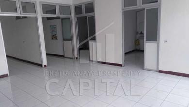 Ruko 4 Lantai Area Pertokoan Lemahnendeut Sayap Surya Sumantri