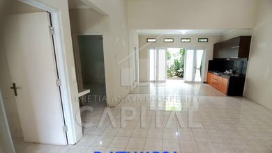 Rumah Sewa Nyaman Lokasi Kota Baru Parahyangan, Bandung, LB 185m²