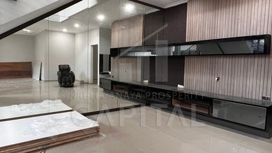 Rumah Elegan di Batununggal, Bandung, 4 Kamar Tidur, LT 350m²