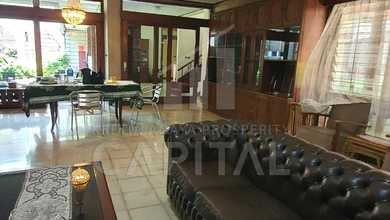Rumah Mewah di Kawasan Riau, Bandung, LB 463m², Harga 17,5 Miliar