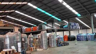 Gudang Konstruksi Baja Luas Bersih dan Siap Pakai dengan Akses Kontainer di Soekarno Hatta Mainroad