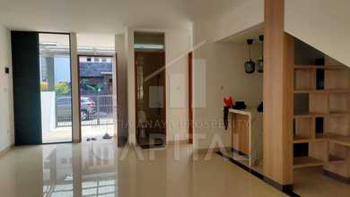 Promo Rumah di Bandung Kota, Bandung, LB 147m², Harga 2,4 Miliar