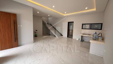 Hunian Favorit di Taman Kopo Indah, Bandung, 3 KT, Harga 2,35 Miliar