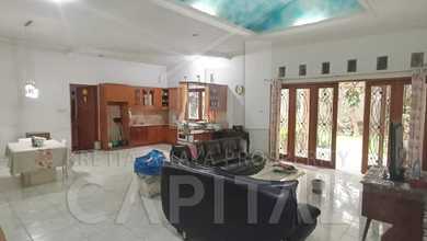 Hunian Elegan di Babakan Ciparay, Bandung, 3 Kamar Tidur, LT 659m²