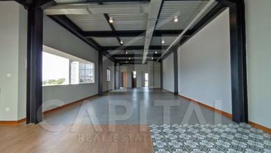 RUANG KOMERSIL BANGUNAN BARU
LOKASI BAGUS DI SOEKARNO HATTA BANDUNG KOTA