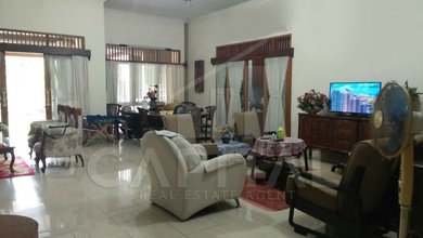 Rumah Elegan di Sayap Dago, Bandung, 5 Kamar Tidur, LT 620m²