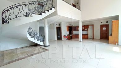 Rumah Eksklusif Semi Furnished Daerah Strategis Kawasan Setra Duta