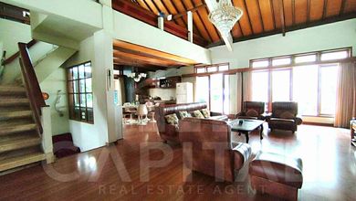 Rumah Elite di Kawasan Setra Sari, Bandung, LB 300m², Harga 7,5 Miliar