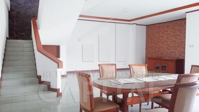 Rumah Siap Tinggal dengan LT m2 Semi Furnished