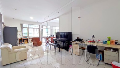 Rumah Mewah di Arcamanik, Bandung, 3 Kamar Tidur, LT 480m²