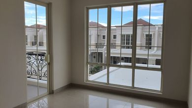 Rumah Mewah di Kawasan Terusan Buah Batu, Bandung, LB 156m², Harga 5,3 Miliar