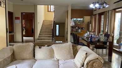 Dijual rumah Eksklusif di Cipaganti, Bandung - LT 214m²