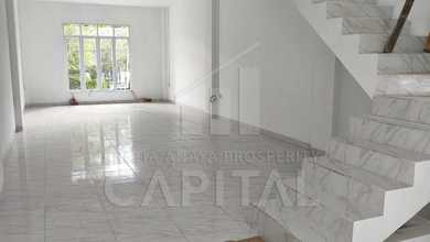 Ruko dengan 3 Setengah Lantai Siap Pakai untuk Usahamu di Karapitan Kota Bandung