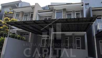 Rumah Dijual di Cimahi Utara, Cimahi, LB 120m², Harga Terbaik!