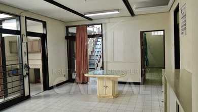 Hunian Mewah di Andir, Bandung, 4 Kamar Tidur, LT 250m²