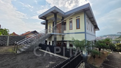 Rumah Elegan di Ujungberung, Bandung, 1 KT, LT 2082m²