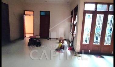 Rumah Siap Huni di Area Batununggal, Bandung, LT 228m²