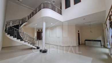 Hunian Elite di Kawasan Setra Duta, Bandung, LB 450m², Harga 5,75 Miliar