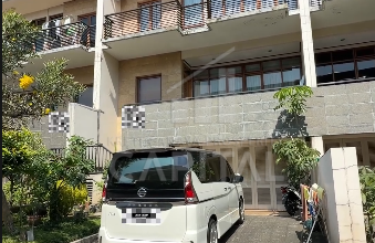 Rumah Elegan di Setra Duta, Bandung, 4 Kamar Tidur, LT 168m²