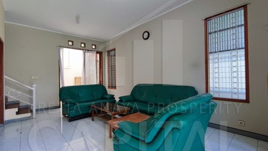 Jual Rumah Bagus LT 180 m2 di Setra Duta, Bandung