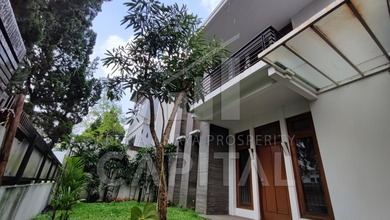 Jual Rumah Siap Tinggal di Setra Duta, Bandung, LT 336 m2
