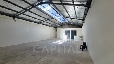 Gudang Baru Cakep Ada Kantor Sangat Siap Huni dan Strategis Dekat Akses Tol di Kopo Katapang