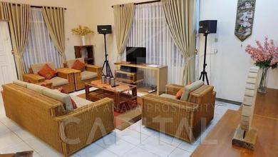 Villa Cantik Semi Furnished Bonus Tanah Kavling di Lembang Asri Resort