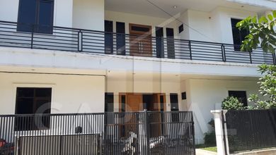 Rumah Elegan di Burangrang, Bandung, 16 KT, LT 204m²
