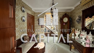 Hunian Favorit di Gatot Subroto, Bandung, 4 KT, Harga 2,35 Miliar