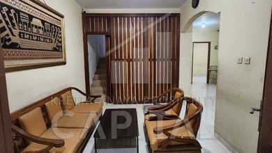 Rumah Mewah di Kawasan Buah Batu, Bandung, LB 280m², Harga 3,5 Miliar