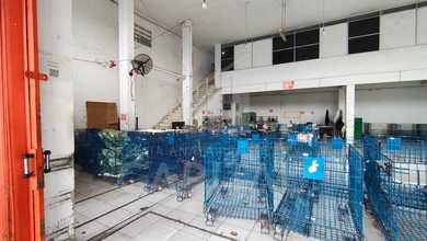 Gudang dengan Lokasi yang Strategis Cocok untuk Berbagai Usaha di Mainroad Soekarno Hatta