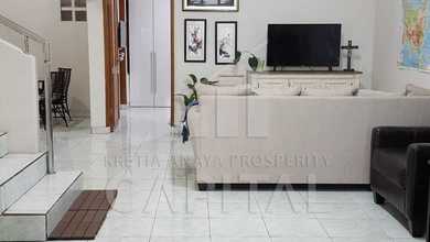 Kesempatan Rumah di Buah Batu, Bandung, LB 225m², Harga 1,8 Miliar