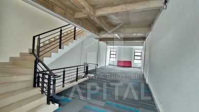 Ruko 3 Lantai di Batununggal Dengan Lokasi Strategis Dan Nyaman Ready Untuk Berbagai Usaha