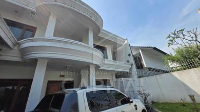 Hunian Elite di Kawasan Mekar Wangi, Bandung, LB 500m², Harga 8 Miliar
