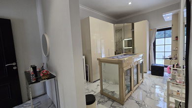 Rumah Elegan di Geger Kalong, Bandung, 6 KT, LT 510m²