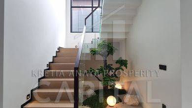 Jual Rumah Bagus Luas 350 m2 di Kota Baru Parahyangan, Bandung