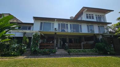 Rumah Prestisius di Kawasan Setiabudi, Bandung, LB 800m², Harga 15,9 Miliar