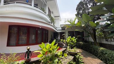 Rumah Area Premium Sayap Dago, Bandung - Harga Menarik 28,5 Miliar