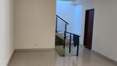 Kesempatan Rumah di Geger Kalong, Bandung, LB 175m², Harga 2,3 Miliar