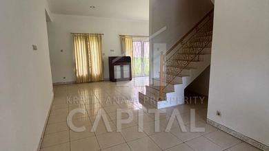 Disewakan Rumah Murah di Kota Baru Parahyangan, Bandung, LT 240m²