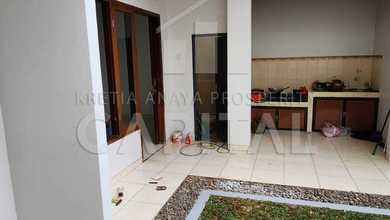 Promo Rumah di Jagakarsa, Jakarta Selatan, LB 200m², Harga 2,5 Miliar