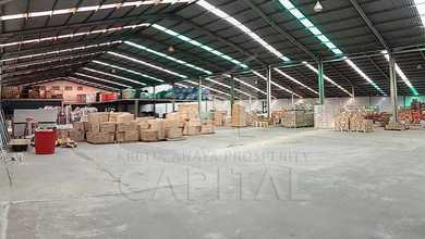 Gudang Luas Dengakses Mobil Kontainer di Mainroad Soekarno Hatta