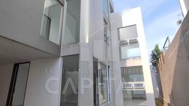 Rumah Area Luxury Setiabudi, Bandung - Harga Menarik 4,5 Miliar