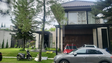Rumah Prestisius di Kawasan Kota Baru Parahyangan, Bandung, LB 349m², Harga 13,5 Miliar