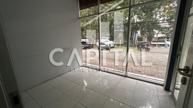 Rumah Usaha Sangat Strategis di Jalan Surya Sumantri Cocok Banget Buat Berbagai Jenis Usahamu