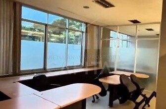Gedung 3 Lantai Tengah Kota Bandung di Daerah Elite