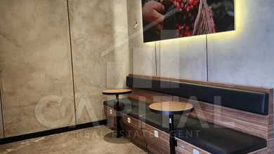 Tempat Usaha Ramai Lokasi Sangat Strategis Sayap Suci