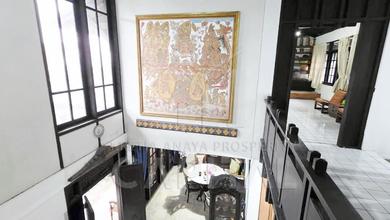 Hunian Prestisius di Kawasan Dago, Bandung, LB 460m², Harga 6,4 Miliar