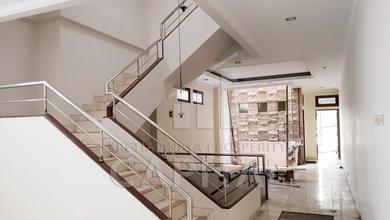 Ruko 3 Lantai Prime Area di Jalan Veteran Bandung