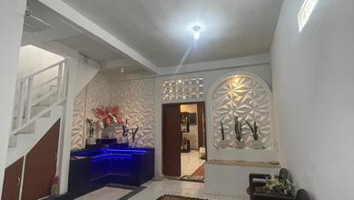 Hunian Elegan di Cihanjuang, Bandung, 6 Kamar Tidur, LT 300m²